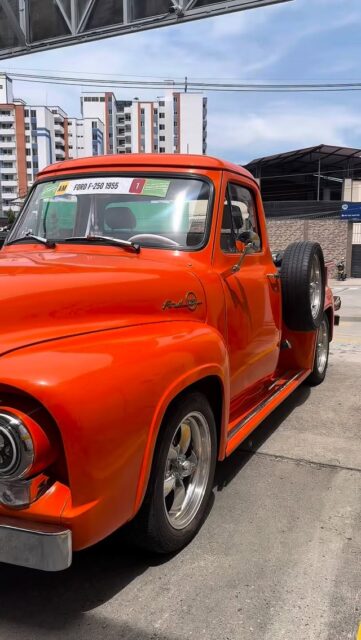 🚗✨ Los clásicos no pasan de moda… se cuidan como se debe
En CDA LA FLORIDA estamos listos para atender tu vehículo clásico con el cuidado y respeto que merece 🔧🛠️
Porque sabemos que no es solo un carro… es historia, estilo y pasión ❤️
📍 CLL 111 #32-64 Barrio El Dorado
Entre la Plaza Satélite y el CAI del Niza
📞 323 2746363 - 605 8114
🔍 Tráelo y déjalo en manos expertas
.
.
.
.
.
.
.
.
.
.
.
.
.
.
.
.
.
.
.
.
.
.
.
.
.
.
.
.
#CarrosClásicos #CDA #RevisiónTécnicoMecánica Bucaramanga PasiónSobreRuedas 🚘.